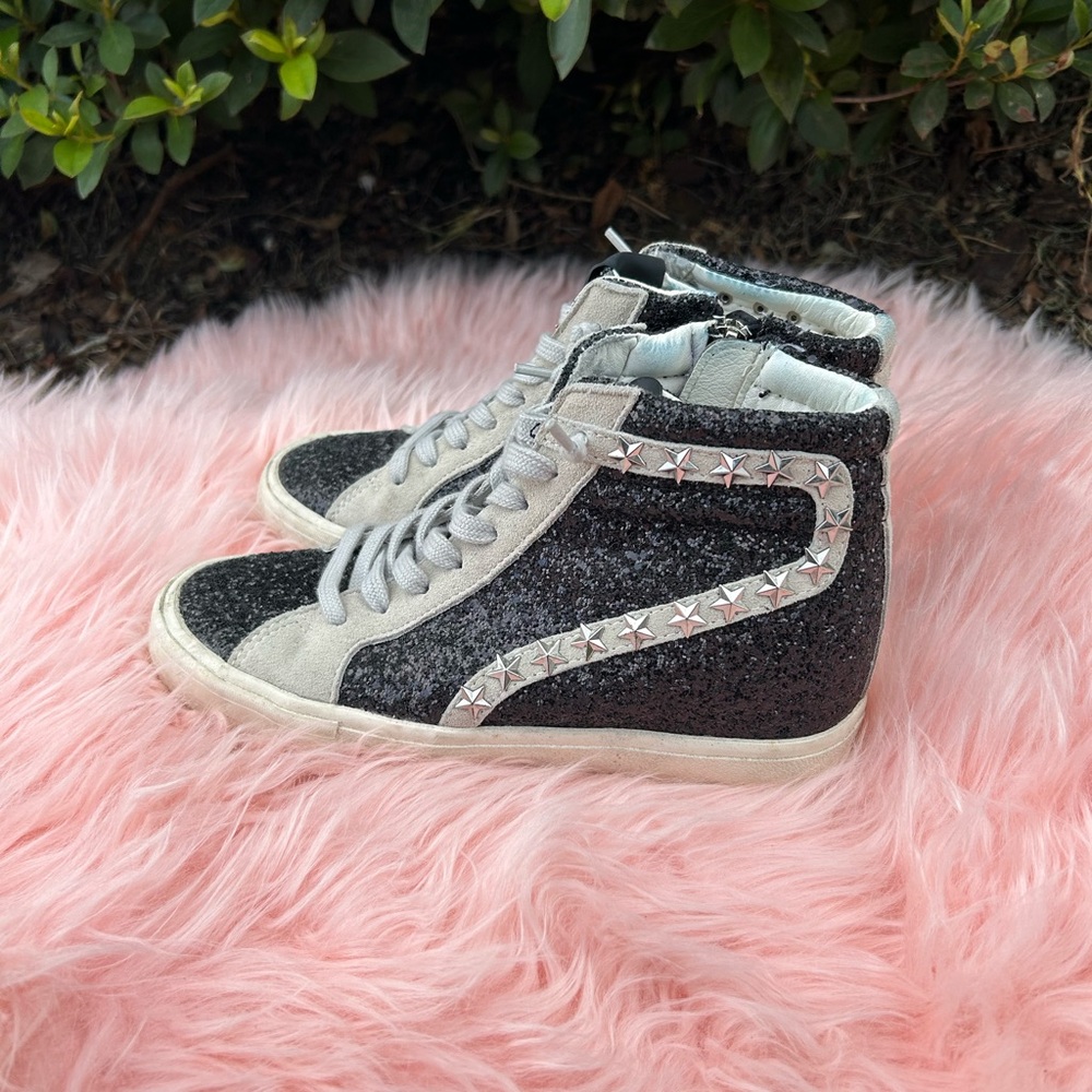 Vintage Havana Black and White High-Top Sneakers